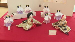 海野宿ひな祭り　高校生が人形使い飾り付け　　東御市