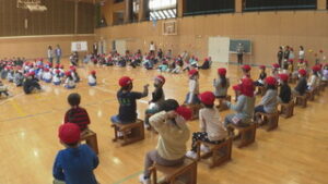 上田市立長小学校 1年生を迎える会で交流