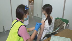 上田市の３学合同　ワクチン職域接種はじまる　　長野大学 体育館