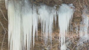 自然が作る氷の芸術 上田市塩川