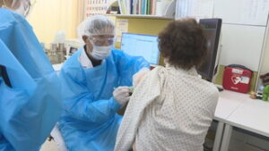 東御市 ３回目のワクチン接種始まる　本海野 ささき医院