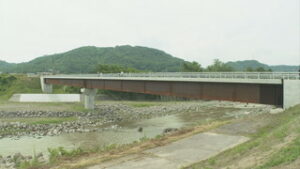 令和元年東日本台風で被災　東御市　新「布下橋」が完成　