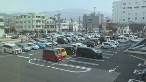 上田市役所　庁舎正面駐車場　２７日から供用開始