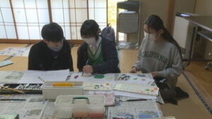 中学生も参加　「岩鼻の民話」パネルシアターづくり　上田市　川辺・泉田地区防災センター