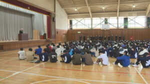 マスク・自転車ヘルメットなど　新ルールで学校生活スタート　上田千曲高校