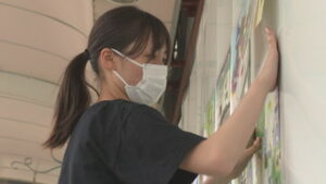 海野町を賑やかに！　学生有志が企画　「ある場所」に中学生の絵を飾る　上田市