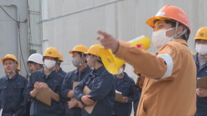 地元で働く人材育成に　建築学ぶ高校生が工事現場を見学　上田市上丸子　シナノケンシ本社　