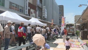 多くの人で賑わい　初夏の海野町まつり　上田市海野町商店街