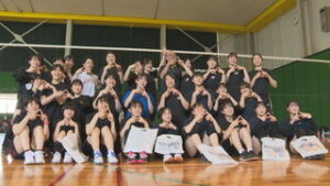 バレーボールに取り組む子どもたち　プロと交流し学ぶ　上田市丸子北部体育館