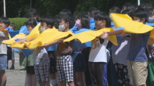 上田市立西小学校１５０周年記念事業　全校児童で航空写真