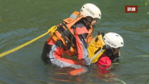 ８消防署合同で　水難事故想定した救助訓練　東御市和　金原ダム