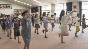 雷電まつり初参加　和小学校５年生　踊り練習　東御市