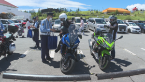 ８月１９日はバイクの日　交通事故防止呼びかけ　美ヶ原高原