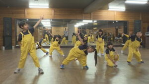 ダンススタジオ　ＣＲＯＳＳ ＭＯＴＩＯＮ　１０周年記念の発表会に向け練習　上田市上田原