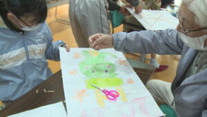 伝統の遊びを子どもたちに　築地で凧作り講習会　上田市　　　築地公民館　