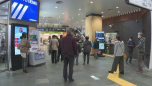年末年始をふるさとで　帰省ラッシュ始まる　ＪＲ上田駅