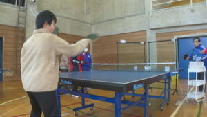 部活動の地域移行　中学生の卓球クラブ始まる　上田市真田体育館　