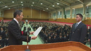 上田西高校　卒業式　５年ぶりに在校生も出席　門出祝う　