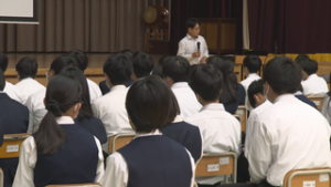 ＳＮＳに潜む危険性学ぶ　上田市立第二中学校