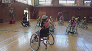 誰もがスポーツを　パラスポーツ体験　東御市立北御牧小学校