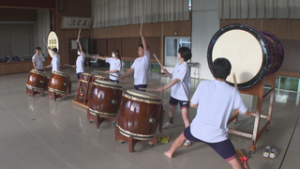 かりがね祭に向け　和太鼓を練習　上田市立真田中学校