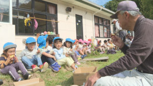 地域の人といっしょに　村上保育園でやきいも大会　坂城町