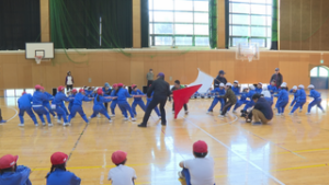 運動会種目に再挑戦　長小学校で綱引き大会　上田市真田町