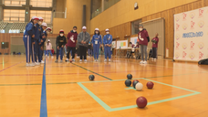 市内小学生が集う　パラ小学祭ｉｎとうみ　初開催　東御市中央公園第一体育館