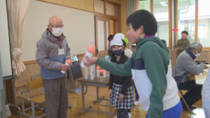 傍陽小学校 毎週木曜日　地域の人と児童が交流　上田市真田町