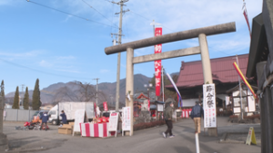 「残り福」を求め　上田西宮えびす神社で初えびす祭　上田市中央北 上田大神宮