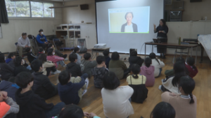 聴覚障がいや手話について学ぶ　上田市立北小学校