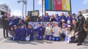 上田市立東小学校５年３組　ハナモモのポスターで締めくくり　上田市中央