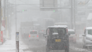 上田地域で雪　高速道路・国道・県道で通行止め　上田市　