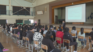 ＵＣＶ講座　ネットに潜む危険性を学ぶ　上田市立丸子中央小学校