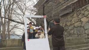 上田城の魅力を多くの人に　西小学校６年１組 上田城で「謎ラリー」　上田城跡公園