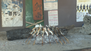 千曲川の風物詩　鯉西つけば小屋を開店
