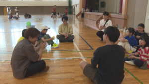 ともに学ぶ機会に　あおきっ子合宿　青木村文化会館