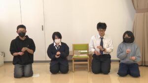 東御清翔高校　図書委員会　子どもたちに読み聞かせ　東御市立図書館