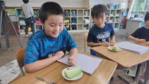 上田市立浦里小学校３年生　育てたメロン　気になる味は？