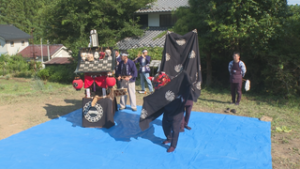 青木村村松中地区神楽保存会　新築住宅で獅子神楽を奉納　青木村
