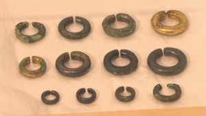 塚穴古墳を知って　五島慶太未来創造館で出土品など展示　青木村