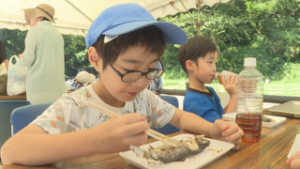川に親しんで　青木村で親子を対象に渓流釣り体験会　リフレッシュパークあおき