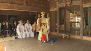 坂城神社秋季例祭　地域の平和願い　舞の奉納新たに　坂城町