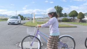 自転車の安全な乗り方を学ぶ　塩尻小学校　交通安全教室　上田市真田自動車学校