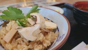 この時期食べたい!秋グルメ 松茸ごはん&お吸い物 道の駅あおき