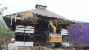 坂城町心光寺 235年の歴史ある本堂解体