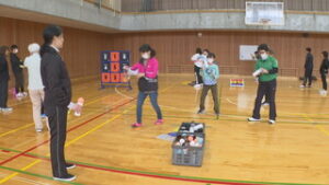 幅広い世代が楽しく交流 ニュースポーツ体験会 上田市塩田公民館