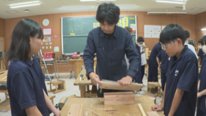 ものづくりの楽しさ学ぶ　上田四中で大工の仕事を体験　上田市立第四中学校