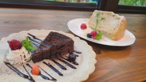 コーナーめっけ！　足湯カフェで楽しむ絶品スイーツ　上田市鹿教湯温泉　