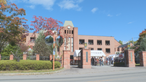 共学で初めての学園祭　学海祭　にぎわう　上田短期大学